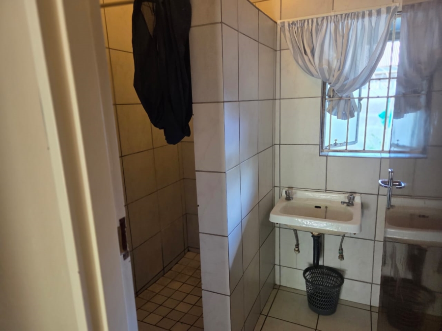 8 Bedroom Property for Sale in Brandwag Free State